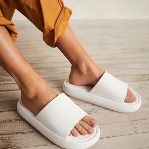 Women's White J/Slide Sandals / Sz 8